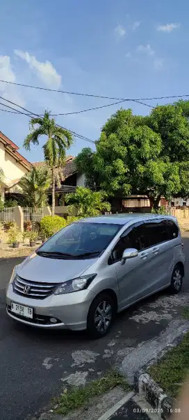 Honda FREED PSD AT 2010 Kondisi Siap Pakai