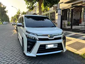 Good Condition Toyota Voxy AT 2018