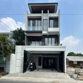 Rumah Mewah 3 Lantai Siap Huni With Private Pool Di Jagakarsa