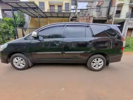 Toyota Kijang Innova 2010 Bensin