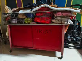 Rak Baju Dagangan Bekas