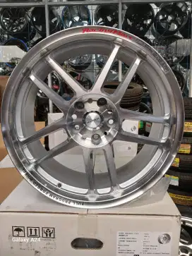 Racinghart cp035 ring 18 lebar 8,5 pcd 5x114,3 ET 22 reborn zenix