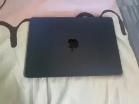 Macbook air m2 16/256gb