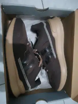 Sepatu Piero Jogger ukuran 41