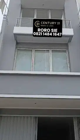 Disewakan Ruko 2,5 Lantai di Boulevard Harapan Indah, Bekasi.