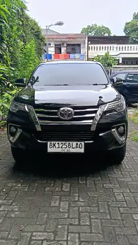 Toyota Fortuner vrz 2.4 solar A/T 2017