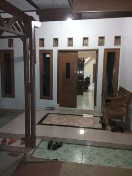 Rumah seken jual cepat di Ciputat