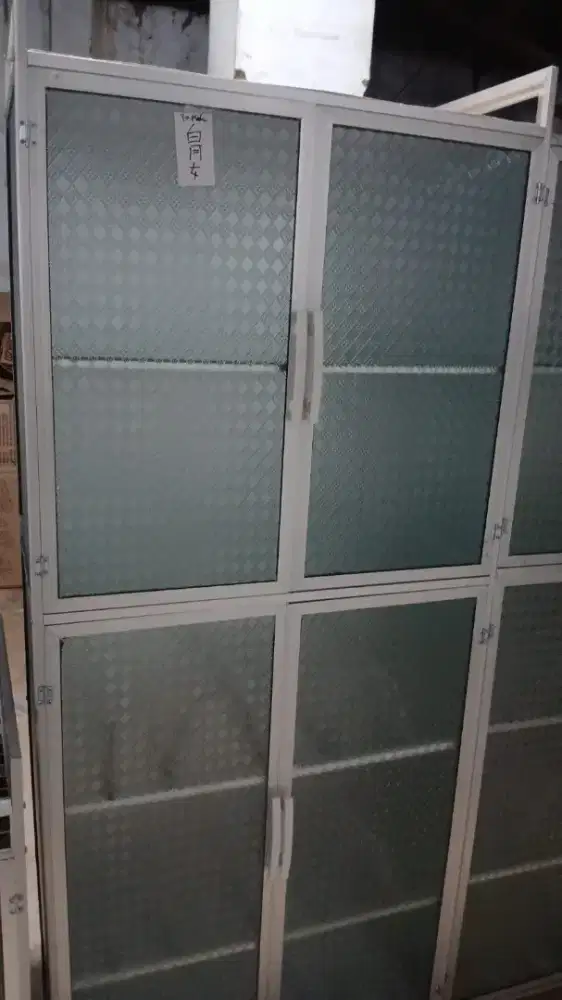 Rak Piring 2pintu Lemari Dapur Aluminium Kaca