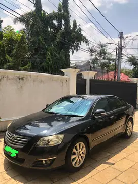 jual mobil sedan Mewah legendaris Toyota dengan fitur komplit standar