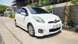 Jual toyota Yaris E matic putih 2013 bakpao