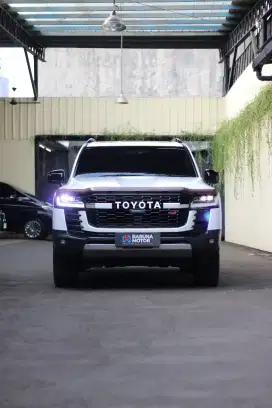TOYOTA LAND CRUISER 300 GR-SPORT 2023