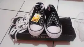 Sepatu sekolah anak baru ukuran 33
