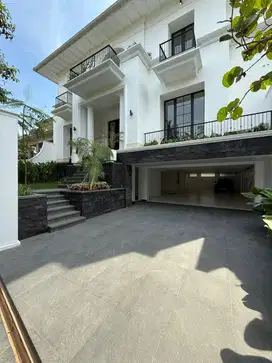 DIJUAL BRAND NEW RUMAH MEWAH DESIGN MODERN CLASSIK SIAP HUNI DIKEMANG