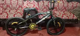 Sepeda BMX PACIFIC ban ukuran 20 inch