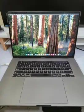 Macbook Pro 2019 Touchbar 16 inch 8 core i9. Ram 16GB SSD 1 TB