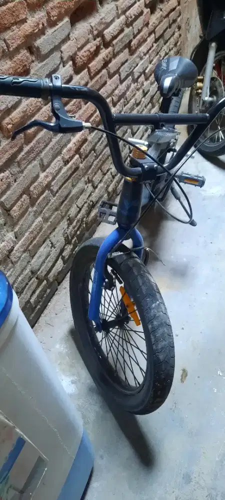 Di jual sepeda BMX ukuran 20 inch kondisi normal