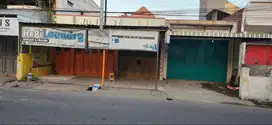 Dijual Rumah Dengan 3 Pintu Kios, Dilewati Angkot, Dekat Psr Jagasatru