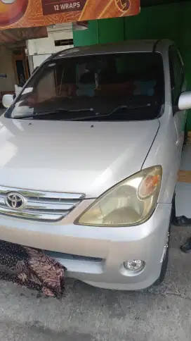 Toyota avanza tipe G 2005