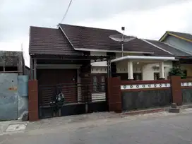 Momen Berharga! Dapatkan Rumah Full Furnish Impianmu di Pusat Kota!