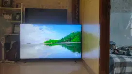 Smart tv Samsung 65inch AU7000 minus satu garis
