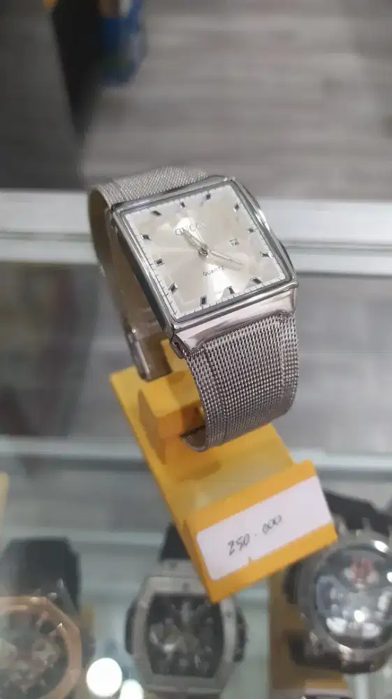 Dijual jam tangan Merk Gucci sesuai yang di gambar 250rb