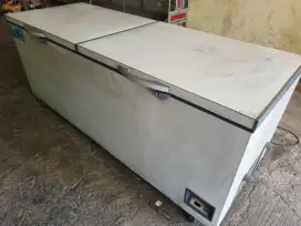Jual cepat freezer gea 1050L