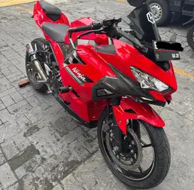 Kawasaki New Ninja 250 Fi Tahun 2022 Bonus Helm Full Face AGV K3-SV