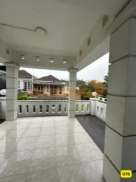 Di Jual Rumah 2 Lantai Cantik Siap Huni di Kota Wisata