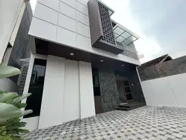 Rumah Mewah 2 Lantai di Palagan – Hunian Bergengsi Dekat Hyatt & UGM!