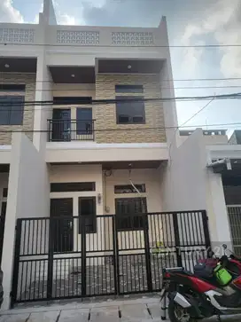 Rumah Baru  3 Lantai Di Jalan Musik Raya, Kelapa Gading - Harga N