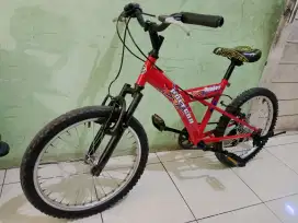 Sepeda polygon warna merah