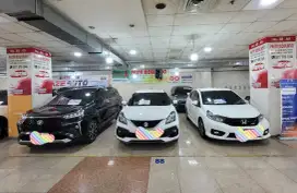 LOT showroom WTC mangga 2