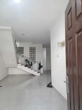 Dijual Rumah di Taman Palem Lestari uk 6x15 harga 1.720M