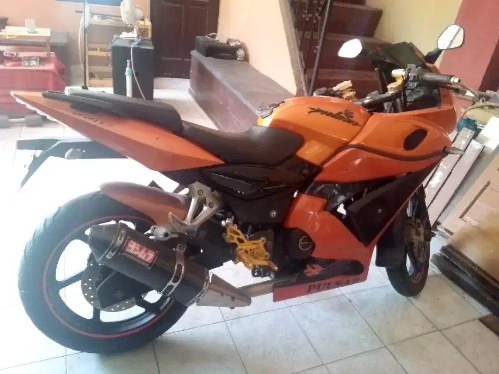 BAJAJ PULSAR 220 F Modifikasi