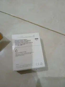 Adaptor iphone , belum lama pakai