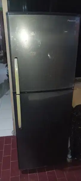 Kulkas 2pintu panasonic
