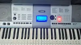 Keyboard yamaha psr e403