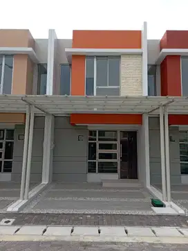DISEWA RUMAH PIK 2 UK 4.5x10 KOSONGAN ADA 2 AC HARGA TERMURAH