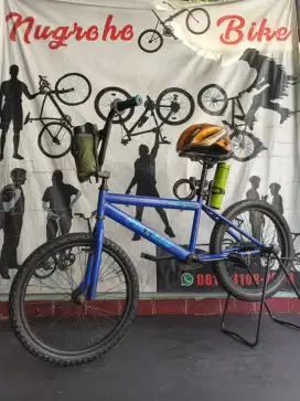 Sepeda BMX : SENATOR biru