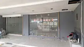 Disewakan Bangunan Komersial di Jl. Kartini Surabaya Pusat Strategis