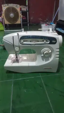 Mesin jahit singer tes nyalah.