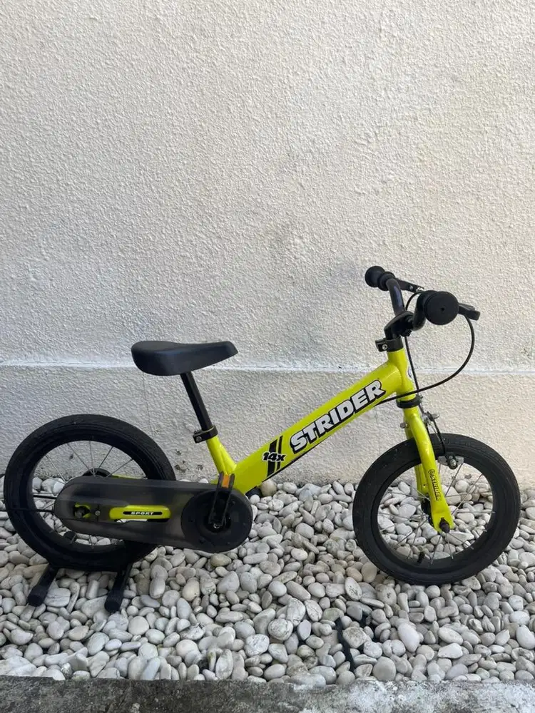 Strider 14x Sport Balance Bike Bundle Pedal Kit - Green