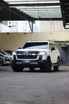 TOYOTA LAND CRUISER 300 GR-SPORT 2023