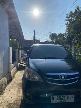 DIJUAL MOBIL AVANZA 2009