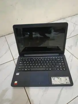 Jual Cepat! Laptop ASUS AMD | 4GB/512GB | Charger Ori, Siap Pakai