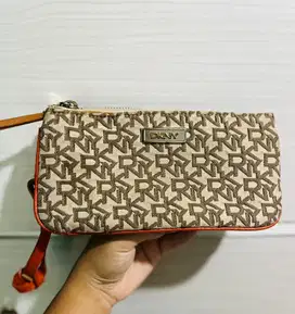 DKNY Wrislet Wallet