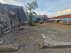 Tanah kosong dekat SMAKBO