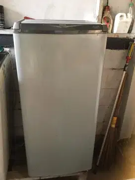 Kulkas 1 Pintu Merk SANYO