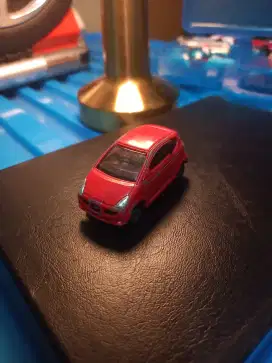 Tomica Mainan Mobil Skala 1/64 Subaru R1 no.111