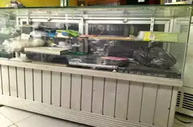 Etalase ukuran 1,5meter x 80cm x 45 cm beroda siap pakai